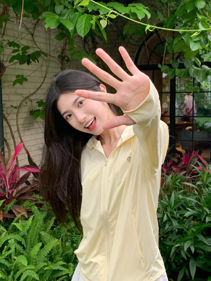 HBO新剧巧妙讽刺美卫生部长，疫苗争议成焦点